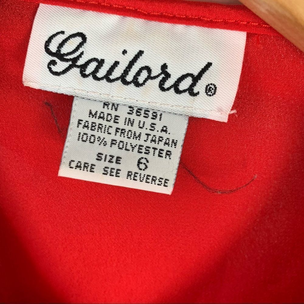 💚Cherry Red Exaggerated Ruffle Neck Blouse Hidden Button Down Shirt Size small - Picture 5 of 6